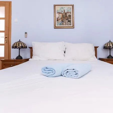 Casa Radha Bella - Two Bedroom Holiday home